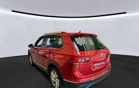 Volkswagen Tiguan II, 2022 год, 2 372 000 рублей, 4 фотография