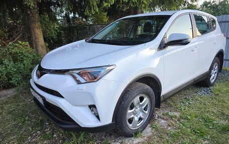 Toyota RAV4, 2018 год, 3 000 000 рублей, 2 фотография