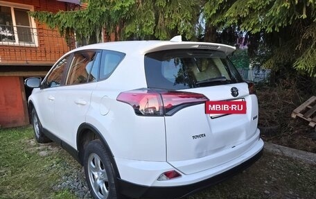 Toyota RAV4, 2018 год, 3 000 000 рублей, 5 фотография