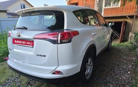 Toyota RAV4, 2018 год, 3 000 000 рублей, 6 фотография