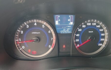 Hyundai Solaris II рестайлинг, 2014 год, 880 000 рублей, 13 фотография