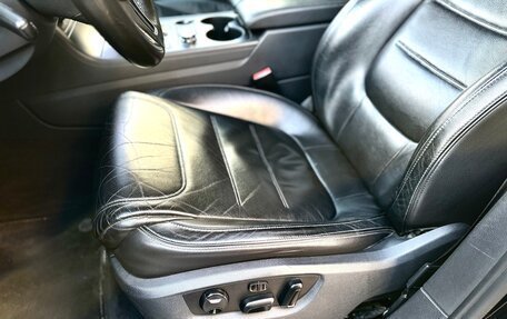 Volkswagen Touareg III, 2011 год, 1 750 000 рублей, 12 фотография