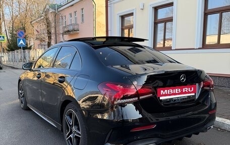 Mercedes-Benz A-Класс, 2019 год, 2 650 000 рублей, 4 фотография