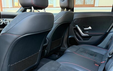 Mercedes-Benz A-Класс, 2019 год, 2 650 000 рублей, 15 фотография