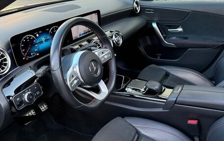 Mercedes-Benz A-Класс, 2019 год, 2 650 000 рублей, 12 фотография