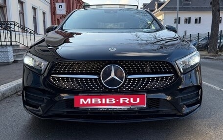 Mercedes-Benz A-Класс, 2019 год, 2 650 000 рублей, 10 фотография