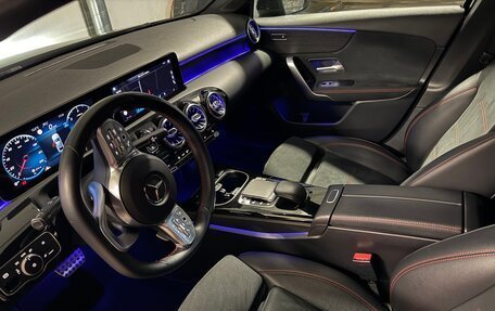 Mercedes-Benz A-Класс, 2019 год, 2 650 000 рублей, 25 фотография