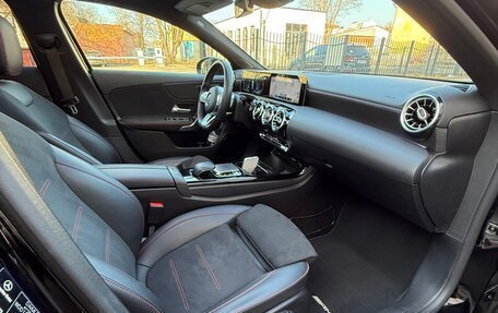 Mercedes-Benz A-Класс, 2019 год, 2 650 000 рублей, 27 фотография