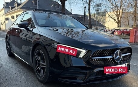 Mercedes-Benz A-Класс, 2019 год, 2 650 000 рублей, 16 фотография