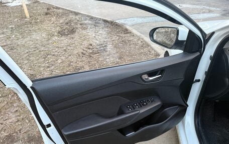 Hyundai Solaris II рестайлинг, 2019 год, 1 500 000 рублей, 12 фотография