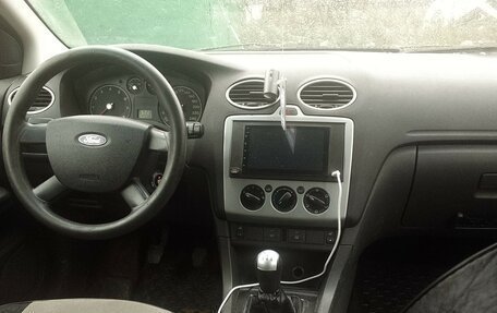 Ford Focus II рестайлинг, 2005 год, 260 000 рублей, 18 фотография