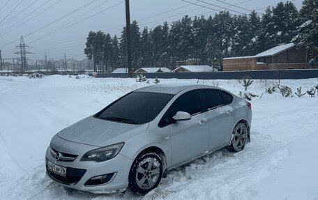 Opel Astra J, 2012 год, 800 000 рублей, 2 фотография