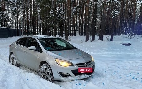 Opel Astra J, 2012 год, 800 000 рублей, 3 фотография