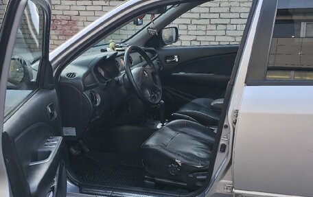 Mitsubishi Outlander III рестайлинг 3, 2004 год, 800 000 рублей, 2 фотография