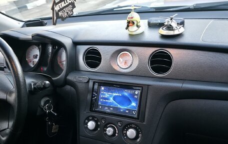 Mitsubishi Outlander III рестайлинг 3, 2004 год, 800 000 рублей, 7 фотография