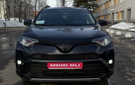 Toyota RAV4, 2016 год, 2 700 000 рублей, 2 фотография
