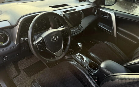 Toyota RAV4, 2016 год, 2 700 000 рублей, 16 фотография