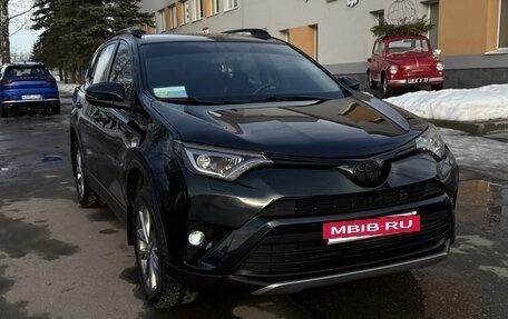 Toyota RAV4, 2016 год, 2 700 000 рублей, 4 фотография