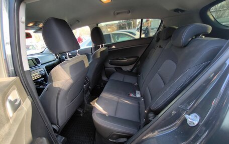 KIA Sportage IV рестайлинг, 2018 год, 2 300 000 рублей, 6 фотография