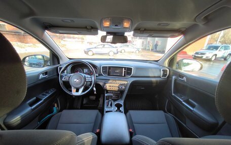 KIA Sportage IV рестайлинг, 2018 год, 2 300 000 рублей, 5 фотография