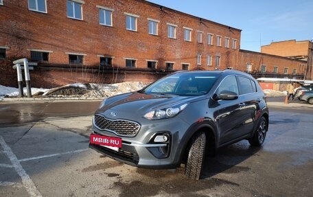 KIA Sportage IV рестайлинг, 2018 год, 2 300 000 рублей, 2 фотография