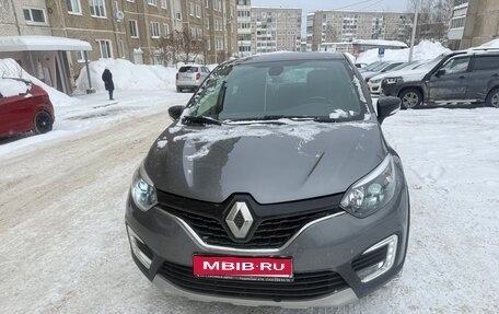 Renault Kaptur I рестайлинг, 2018 год, 1 600 000 рублей, 1 фотография