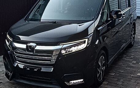 Honda Stepwgn IV, 2021 год, 2 570 000 рублей, 2 фотография