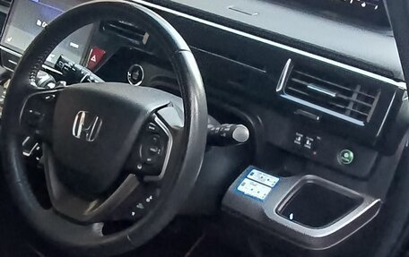 Honda Stepwgn IV, 2021 год, 2 570 000 рублей, 6 фотография