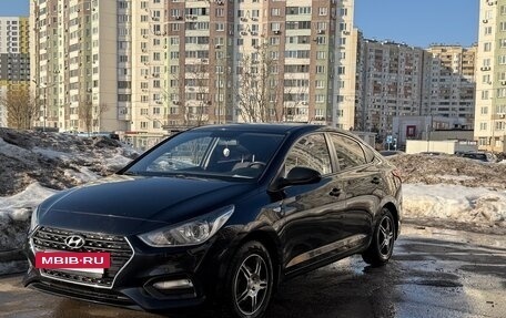 Hyundai Solaris II рестайлинг, 2017 год, 1 100 000 рублей, 3 фотография