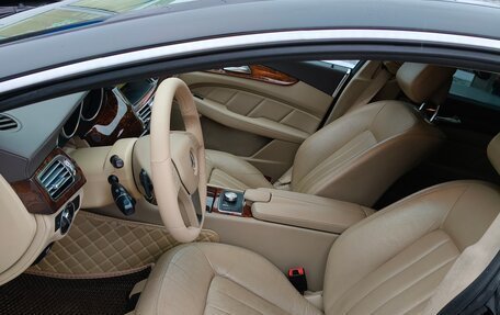 Mercedes-Benz CLS, 2012 год, 1 800 000 рублей, 17 фотография