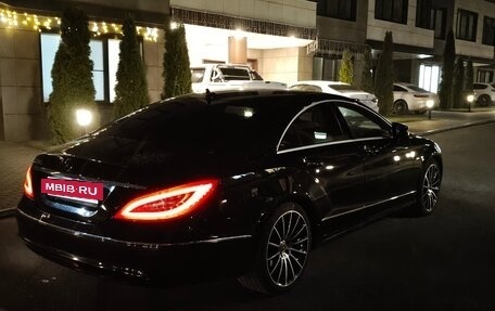 Mercedes-Benz CLS, 2012 год, 1 800 000 рублей, 28 фотография