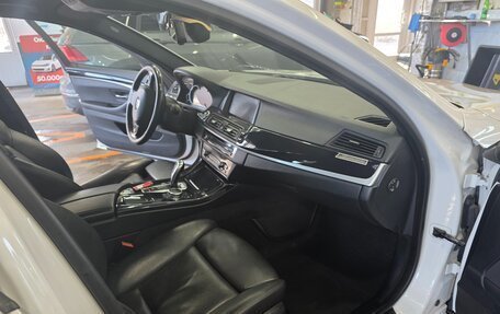 BMW 5 серия, 2016 год, 2 300 000 рублей, 3 фотография