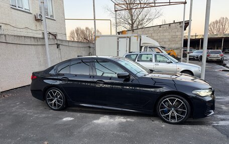 BMW 5 серия, 2020 год, 5 900 000 рублей, 2 фотография