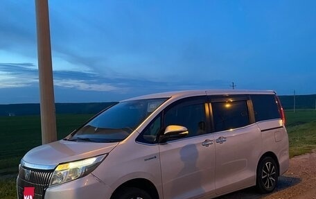 Toyota Esquire I, 2015 год, 1 499 999 рублей, 3 фотография