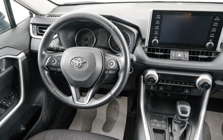 Toyota RAV4, 2020 год, 3 249 000 рублей, 9 фотография