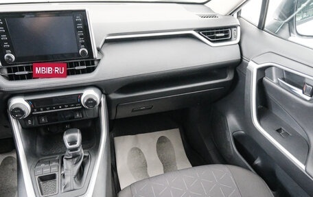 Toyota RAV4, 2020 год, 3 249 000 рублей, 11 фотография