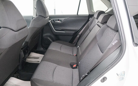 Toyota RAV4, 2020 год, 3 249 000 рублей, 21 фотография