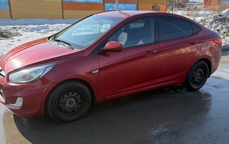 Hyundai Solaris II рестайлинг, 2012 год, 650 000 рублей, 3 фотография