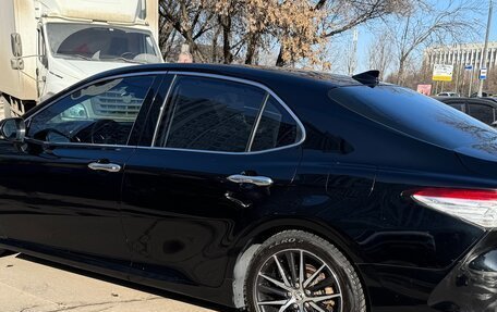 Toyota Camry, 2018 год, 3 350 000 рублей, 6 фотография