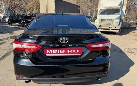 Toyota Camry, 2018 год, 3 350 000 рублей, 5 фотография