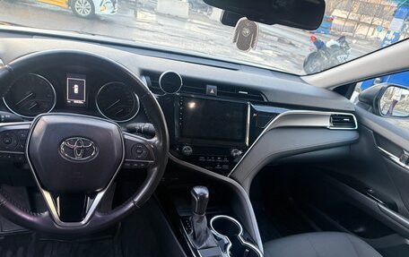 Toyota Camry, 2020 год, 3 950 000 рублей, 10 фотография