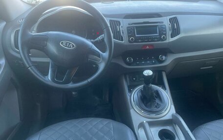 KIA Sportage III, 2010 год, 900 000 рублей, 11 фотография