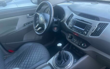 KIA Sportage III, 2010 год, 900 000 рублей, 12 фотография