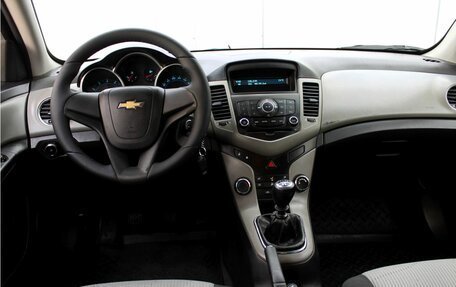 Chevrolet Cruze II, 2011 год, 799 000 рублей, 21 фотография