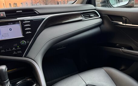 Toyota Camry, 2019 год, 2 980 000 рублей, 3 фотография