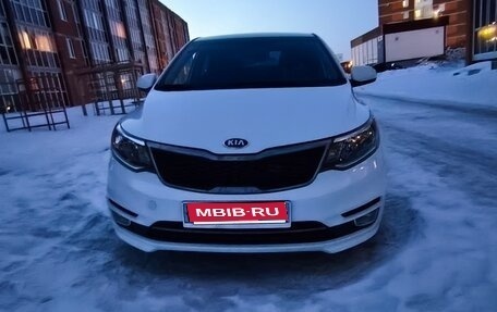 KIA Rio III рестайлинг, 2015 год, 940 000 рублей, 1 фотография