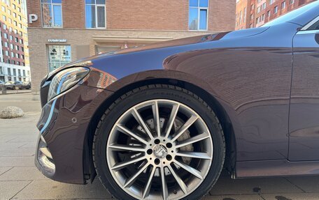 Mercedes-Benz E-Класс, 2018 год, 4 990 000 рублей, 8 фотография