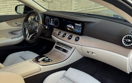 Mercedes-Benz E-Класс, 2018 год, 4 990 000 рублей, 20 фотография