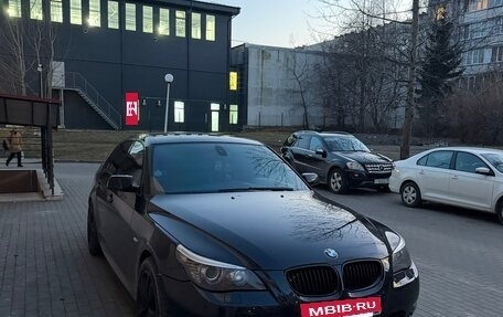 BMW 5 серия, 2004 год, 1 500 000 рублей, 3 фотография