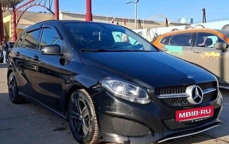 Mercedes-Benz B-Класс, 2018 год, 1 500 000 рублей, 2 фотография